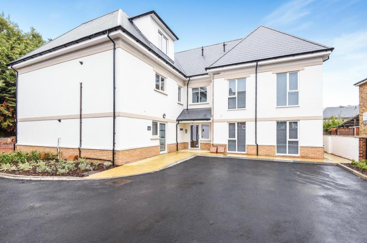 Magna House Egham Exterior foto